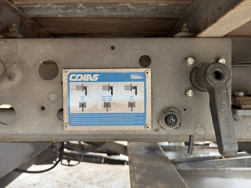 Closed box semi-trailer Fruehauf ONCRK 32-220 A - Taillift / Forced Steering: picture 19