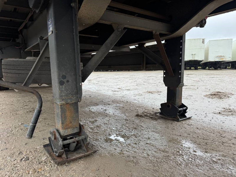 Closed box semi-trailer Fruehauf ONCRK 32-220 A - Taillift / Forced Steering: picture 13