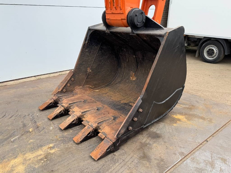 Crawler excavator Hitachi ZX370-LCH - Hammer Lines / Isuzu Engine: picture 16 Crawler excavator Hitachi ZX370-LCH - Hammer Lines / Isuzu Engine: picture 16