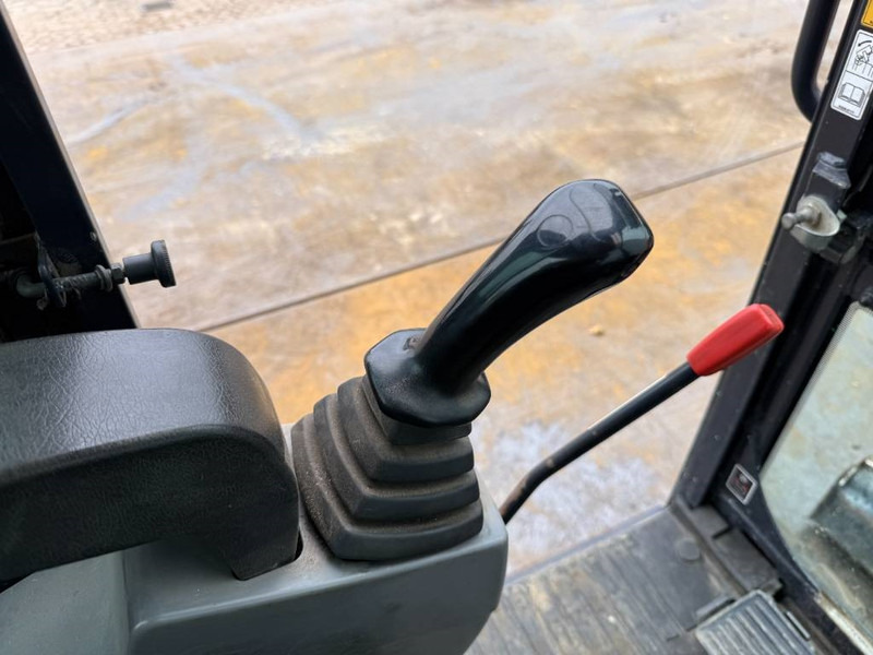 Mini excavator Kubota KX027-4 - Hammer Lines / Quick Coupler: picture 9