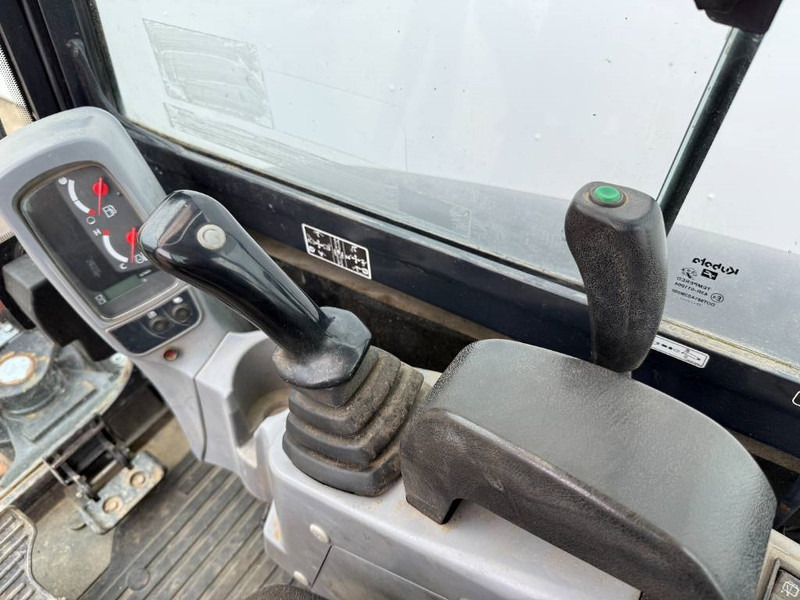 Mini excavator Kubota KX027-4 - Hammer Lines / Quick Coupler: picture 10