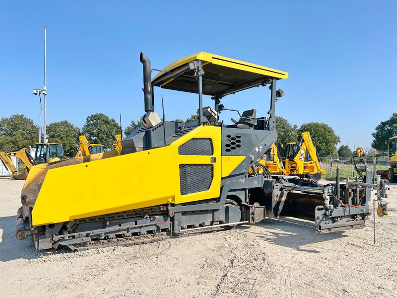 Volvo P7820C - 6 Meter Paving Width / Topcon GPS System - Asphalt paver: picture 1 Volvo P7820C - 6 Meter Paving Width / Topcon GPS System - Asphalt paver: picture 1