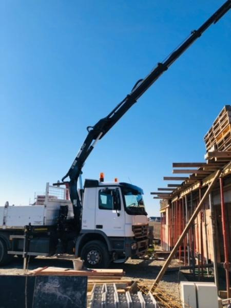 Tipper, Crane truck Mercedes Actros 3336: picture 7