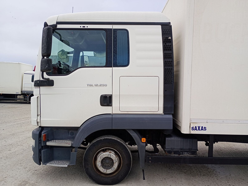 MAN TGL 12.250 Koffer 3-Sitzer Euro 6 4x2 AHK LBW - Box truck: picture 4 MAN TGL 12.250 Koffer 3-Sitzer Euro 6 4x2 AHK LBW - Box truck: picture 4