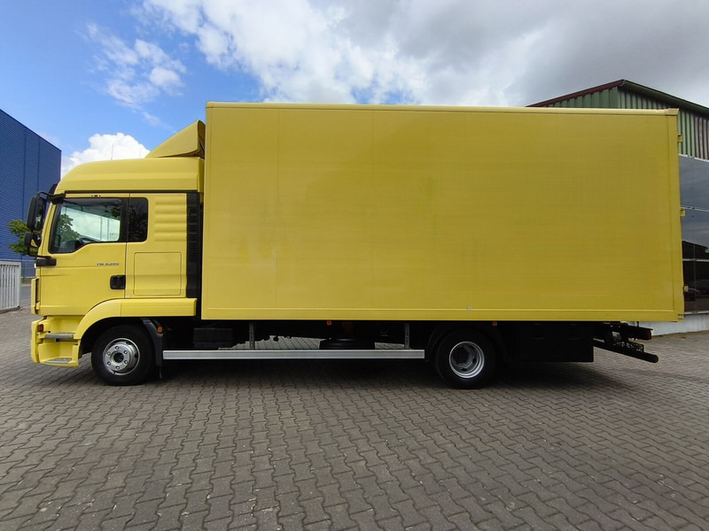 MAN TGL 8.220 Möbelkoffer 4x2 Euro 6 AHK Treppe (20) - Box truck: picture 5 MAN TGL 8.220 Möbelkoffer 4x2 Euro 6 AHK Treppe (20) - Box truck: picture 5
