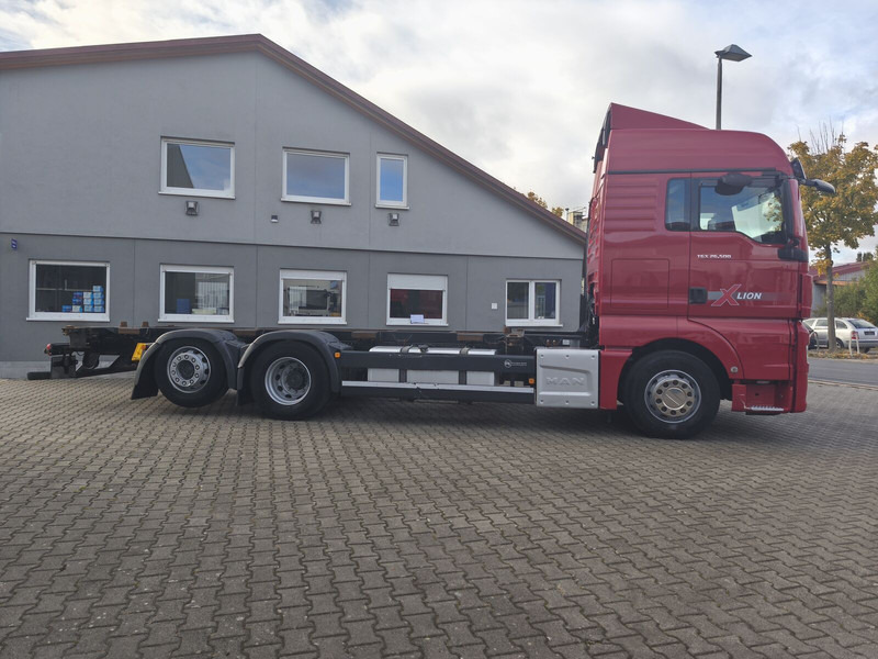 MAN TGX 26.500 BDF 6x2 Euro 6 Retarder Standard Lift+Lenk Euro 6 (29 - Cab chassis truck: picture 4 MAN TGX 26.500 BDF 6x2 Euro 6 Retarder Standard Lift+Lenk Euro 6 (29 - Cab chassis truck: picture 4
