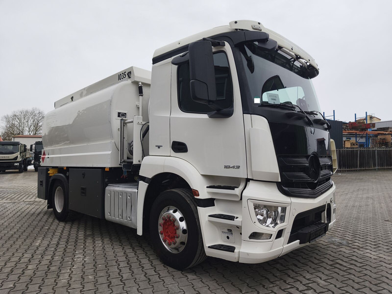 Mercedes-Benz Antos 1843 - Tank truck: picture 1 Mercedes-Benz Antos 1843 - Tank truck: picture 1