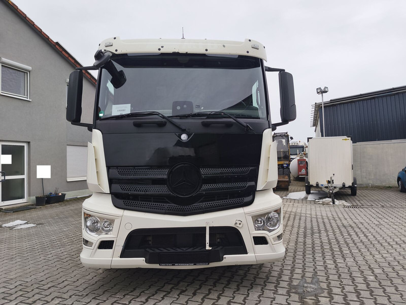 Mercedes-Benz Antos 1843 - Tank truck: picture 5 Mercedes-Benz Antos 1843 - Tank truck: picture 5