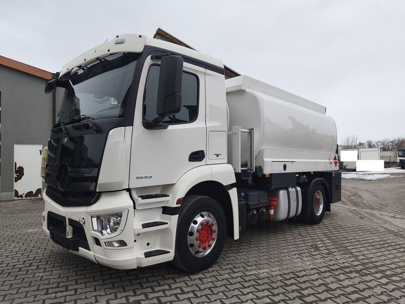 Mercedes-Benz Antos 1843 - Tank truck: picture 2 Mercedes-Benz Antos 1843 - Tank truck: picture 2