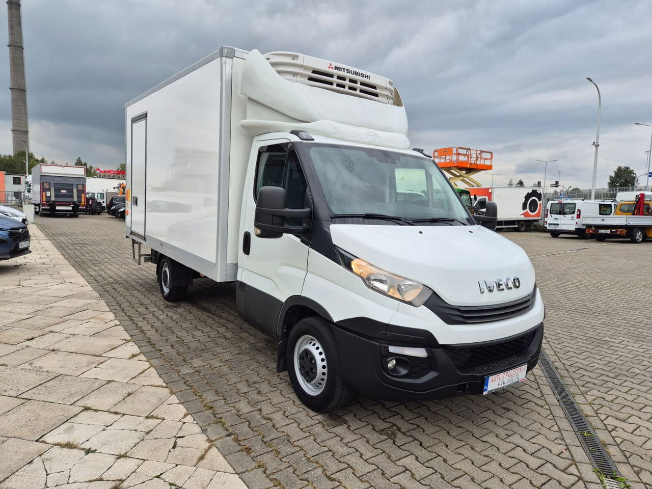 Iveco Daily 35S16 Hi-Matic / 1 Owner / Mitsubishi / Serviced - Refrigerated van: picture 4 Iveco Daily 35S16 Hi-Matic / 1 Owner / Mitsubishi / Serviced - Refrigerated van: picture 4