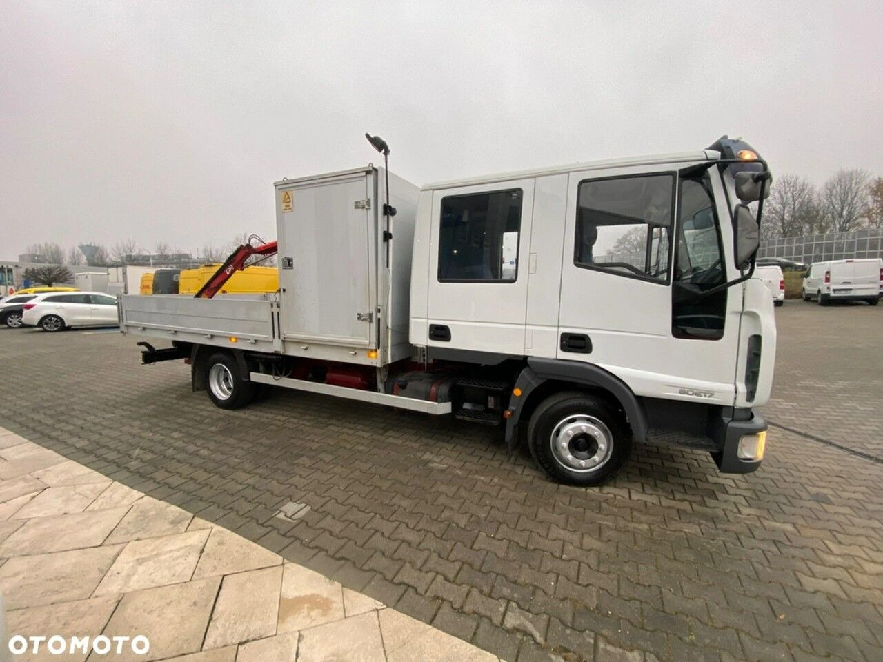 Iveco Eurocargo ML80E17 / HDS HMF / 1 Owner / Doka Iveco Eurocargo ML80E17 / HDS HMF / 1 Owner / Doka - Dropside/ Flatbed truck, Crane truck: picture 3 Iveco Eurocargo ML80E17 / HDS HMF / 1 Owner / Doka Iveco Eurocargo ML80E17 / HDS HMF / 1 Owner / Doka - Dropside/ Flatbed truck, Crane truck: picture 3