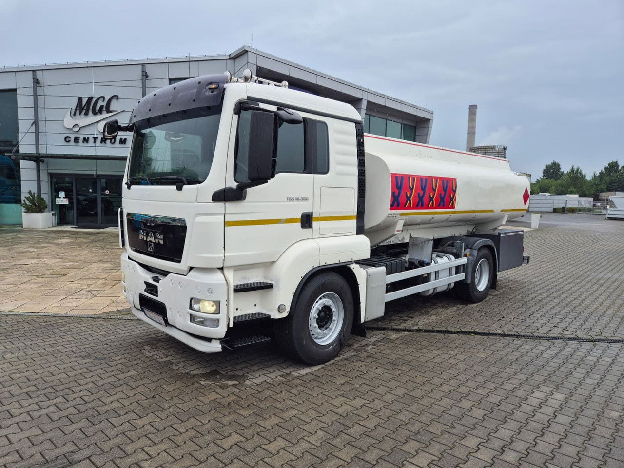 MAN TGS 18.360 OIL Transport / Good Condition - Tank truck: picture 4 MAN TGS 18.360 OIL Transport / Good Condition - Tank truck: picture 4