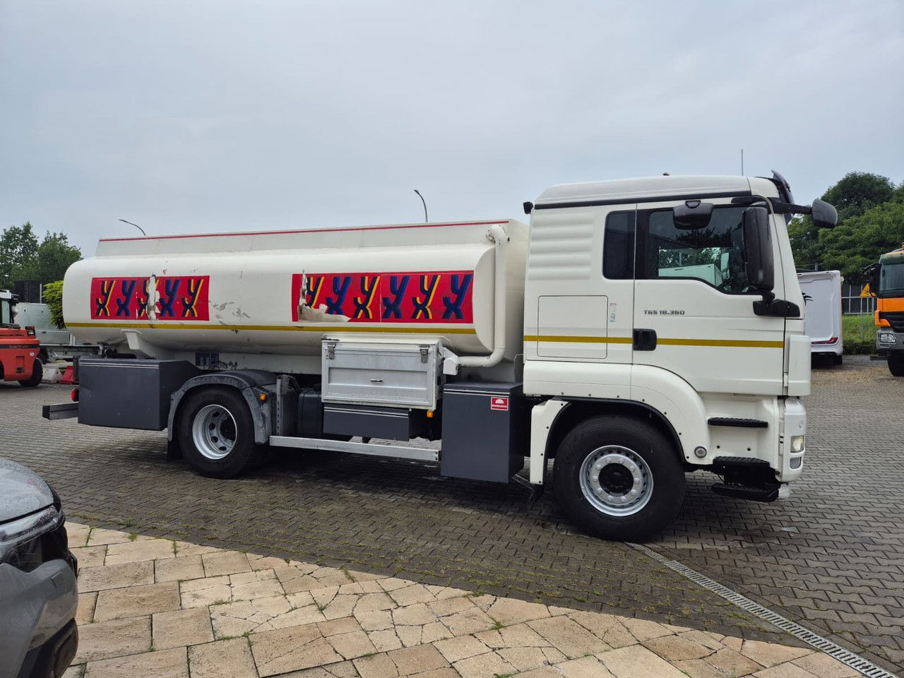 MAN TGS 18.360 OIL Transport / Good Condition - Tank truck: picture 3 MAN TGS 18.360 OIL Transport / Good Condition - Tank truck: picture 3