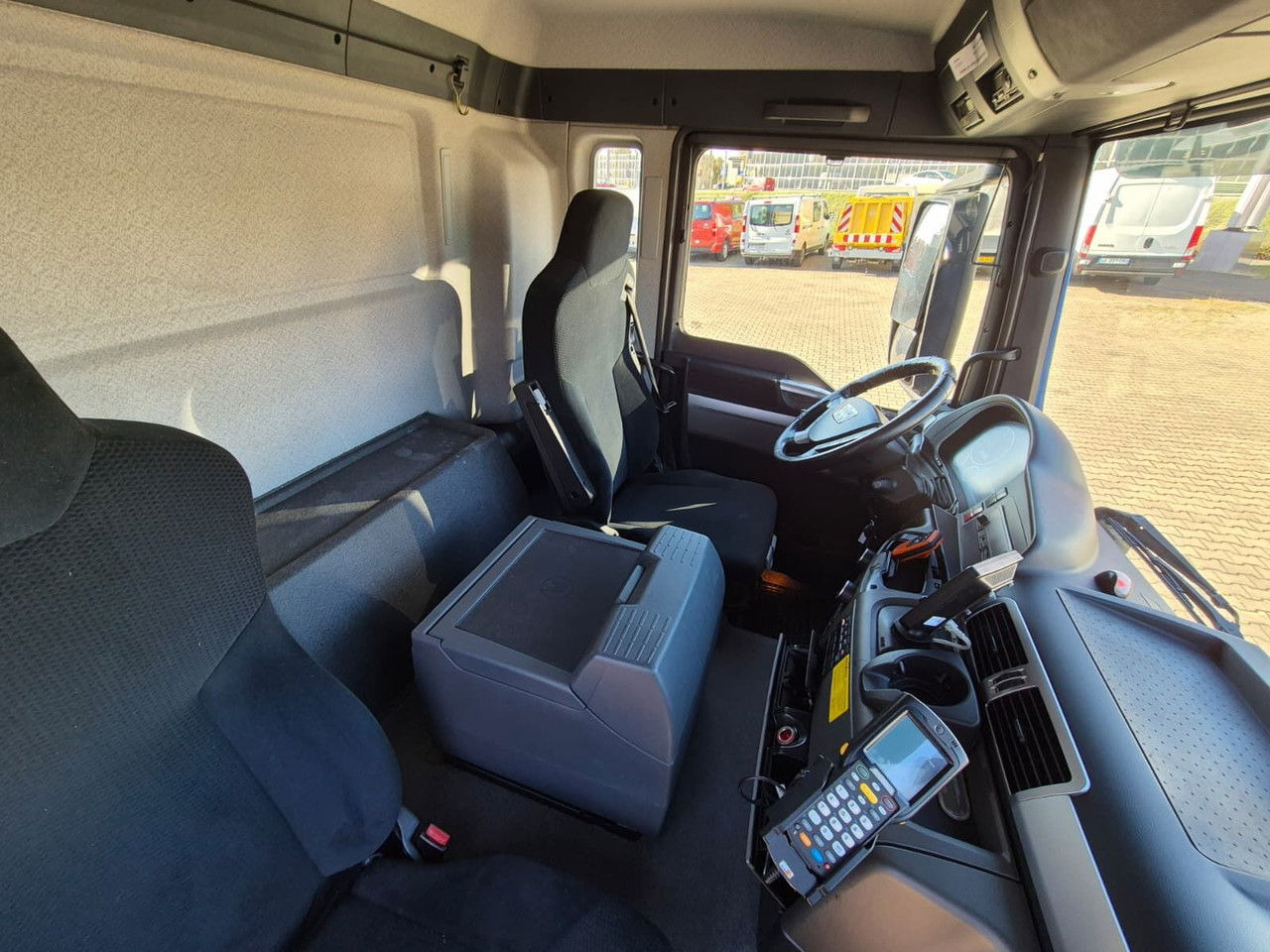 Refrigerator truck MAN TGS 26.320 24 EP / Frigoblock / 1 Owner / Serviced: picture 21