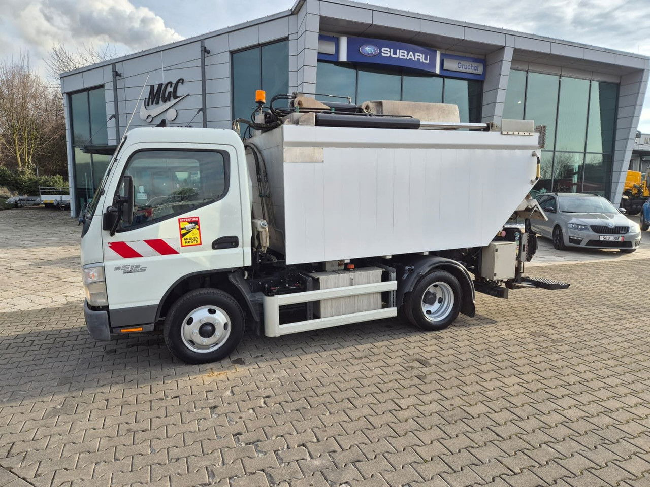 MITSUBISHI Canter Fuso 5S13 / Euro 5 EEV / 1 OWNER - Garbage truck: picture 1 MITSUBISHI Canter Fuso 5S13 / Euro 5 EEV / 1 OWNER - Garbage truck: picture 1