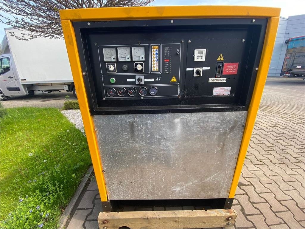 Sdmo NS 60 W M, Silent generator 60kVA, 48KW - Generator set: picture 3 Sdmo NS 60 W M, Silent generator 60kVA, 48KW - Generator set: picture 3