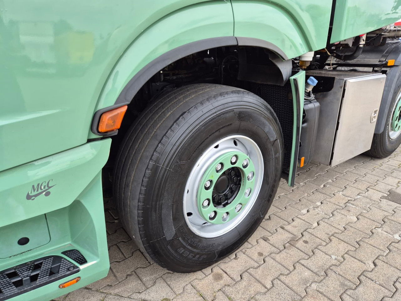 Tractor unit Mercedes-Benz Actros 4163 8X4 / 1 Owner / LOW KM / Super Condition: picture 17 Tractor unit Mercedes-Benz Actros 4163 8X4 / 1 Owner / LOW KM / Super Condition: picture 17