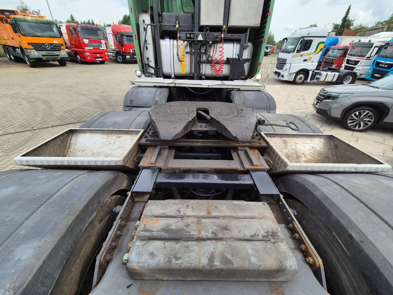 Tractor unit Mercedes-Benz Actros 4163 8X4 / 1 Owner / LOW KM / Super Condition: picture 23 Tractor unit Mercedes-Benz Actros 4163 8X4 / 1 Owner / LOW KM / Super Condition: picture 23