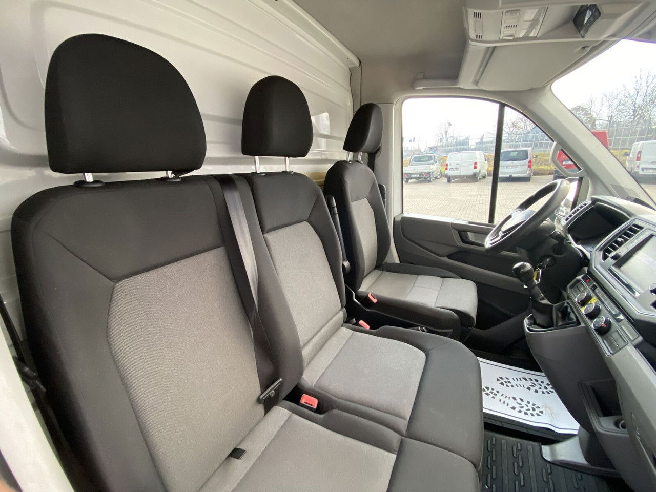 Box van Volkswagen Crafter 2.0 TDI 177HP / High Container / Lift 750KG / Super Cond: picture 14