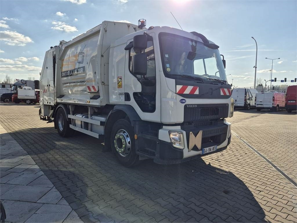 Volvo FE 280 / 13M3 / GEESINKNORBA / EURO 6 / 3 SEATS - Garbage truck: picture 4 Volvo FE 280 / 13M3 / GEESINKNORBA / EURO 6 / 3 SEATS - Garbage truck: picture 4
