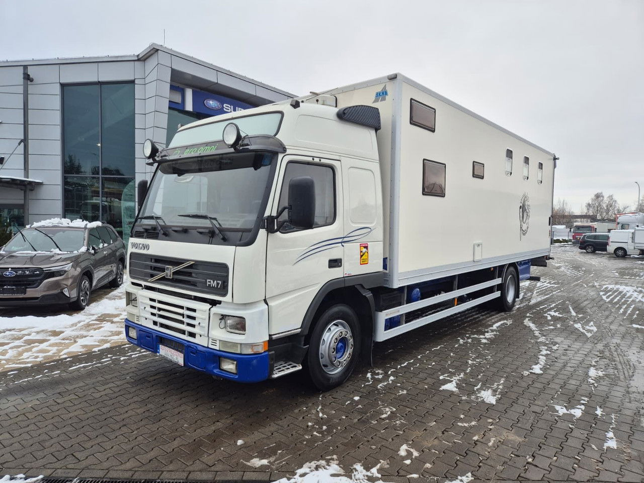 Volvo FM 7 5 Horses / Live Cabin / 1 Owner / Serviced - Horse truck: picture 1 Volvo FM 7 5 Horses / Live Cabin / 1 Owner / Serviced - Horse truck: picture 1