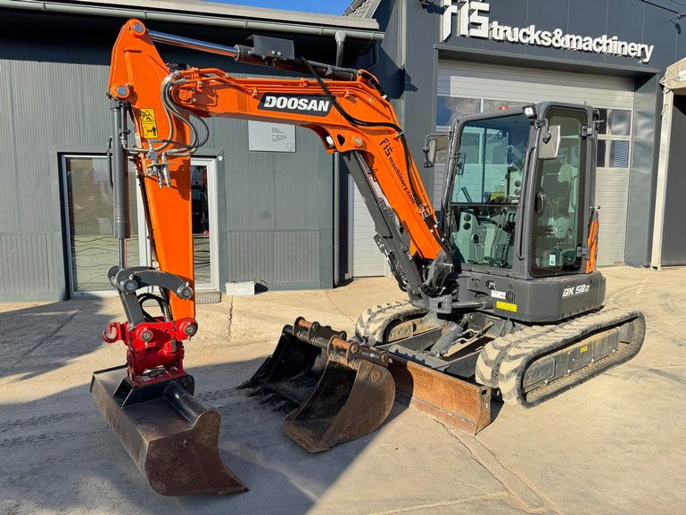 Doosan DX50Z-7 - Powertilt - 2022 Year - 330 Working Hours - Mini excavator: picture 1 Doosan DX50Z-7 - Powertilt - 2022 Year - 330 Working Hours - Mini excavator: picture 1