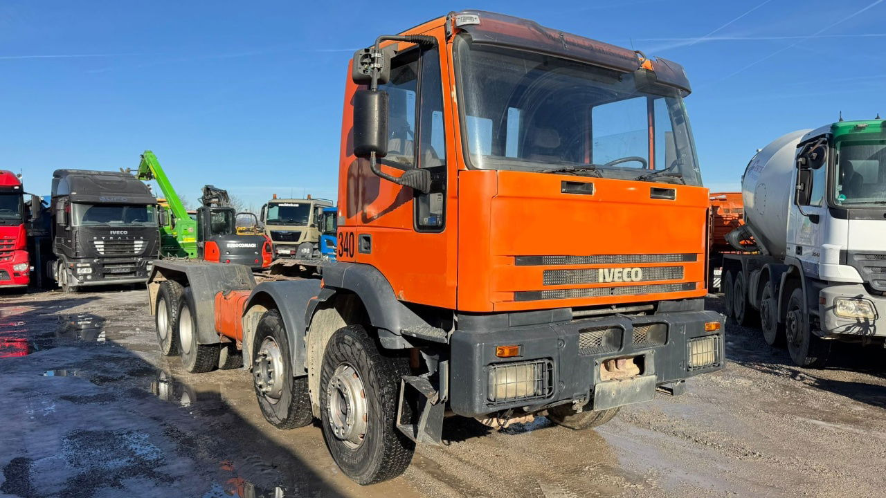 Iveco MP410E42H 8X4 Chassis - Complete Spring - Cab chassis truck: picture 2 Iveco MP410E42H 8X4 Chassis - Complete Spring - Cab chassis truck: picture 2