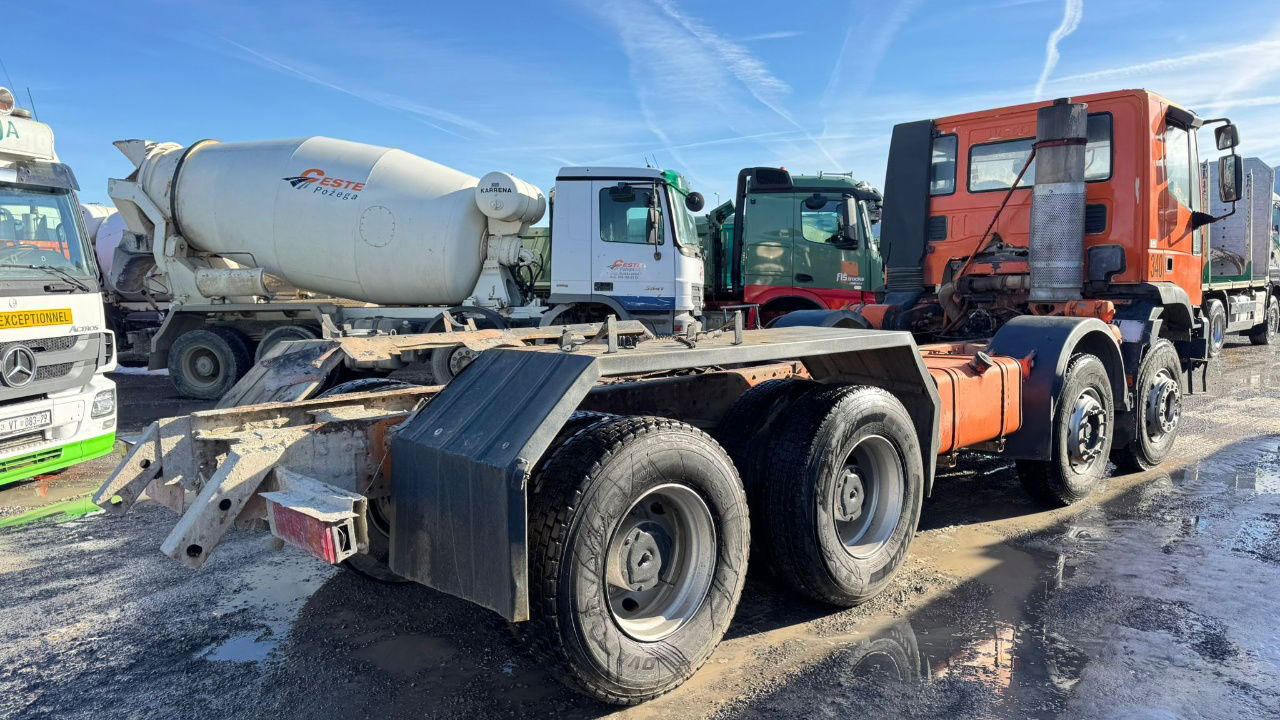 Iveco MP410E42H 8X4 Chassis - Complete Spring - Cab chassis truck: picture 4 Iveco MP410E42H 8X4 Chassis - Complete Spring - Cab chassis truck: picture 4