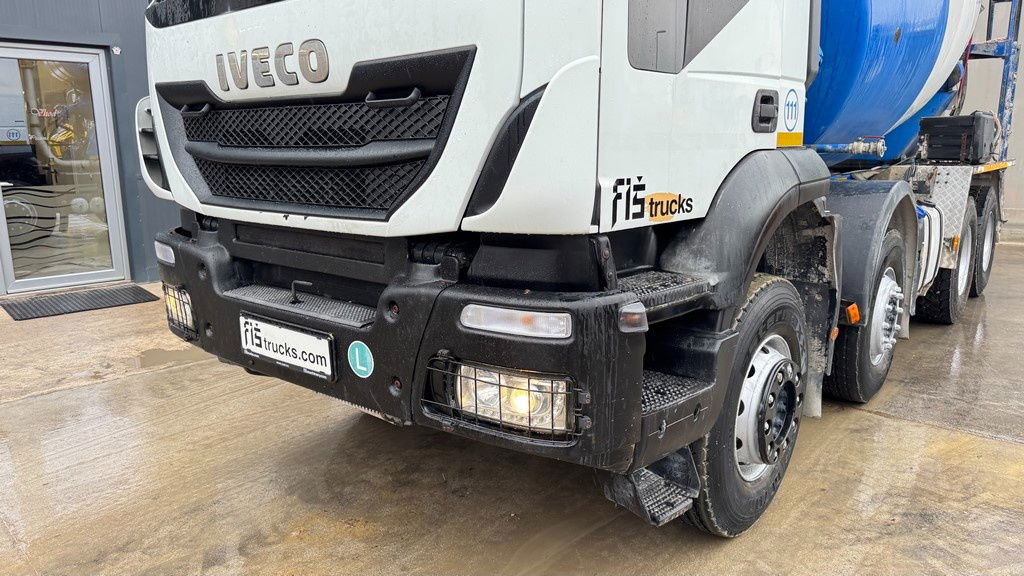 Iveco Trakker AD340TB45 8x4 mixer 9m3 - Concrete mixer truck: picture 2 Iveco Trakker AD340TB45 8x4 mixer 9m3 - Concrete mixer truck: picture 2