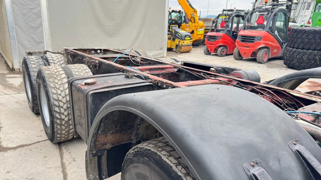 Mercedes-Benz 3025 8x4 chassis - complete spring - Cab chassis truck: picture 4 Mercedes-Benz 3025 8x4 chassis - complete spring - Cab chassis truck: picture 4