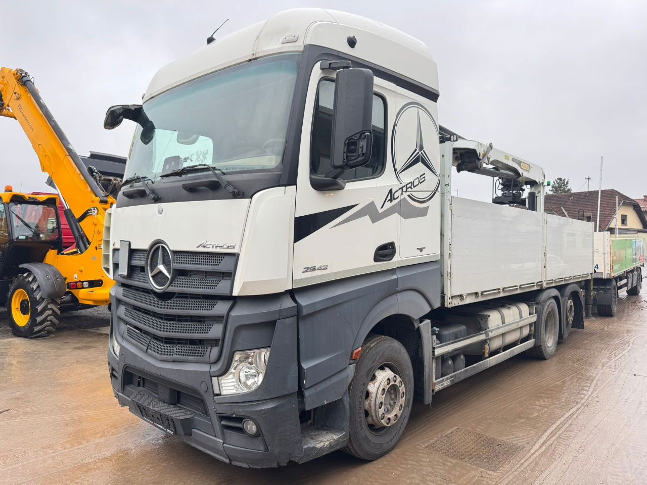 Mercedes-Benz Actros 2542 6X2 stake body - Crane PK 22.001L - lifting axle - Dropside/ Flatbed truck, Crane truck: picture 1 Mercedes-Benz Actros 2542 6X2 stake body - Crane PK 22.001L - lifting axle - Dropside/ Flatbed truck, Crane truck: picture 1