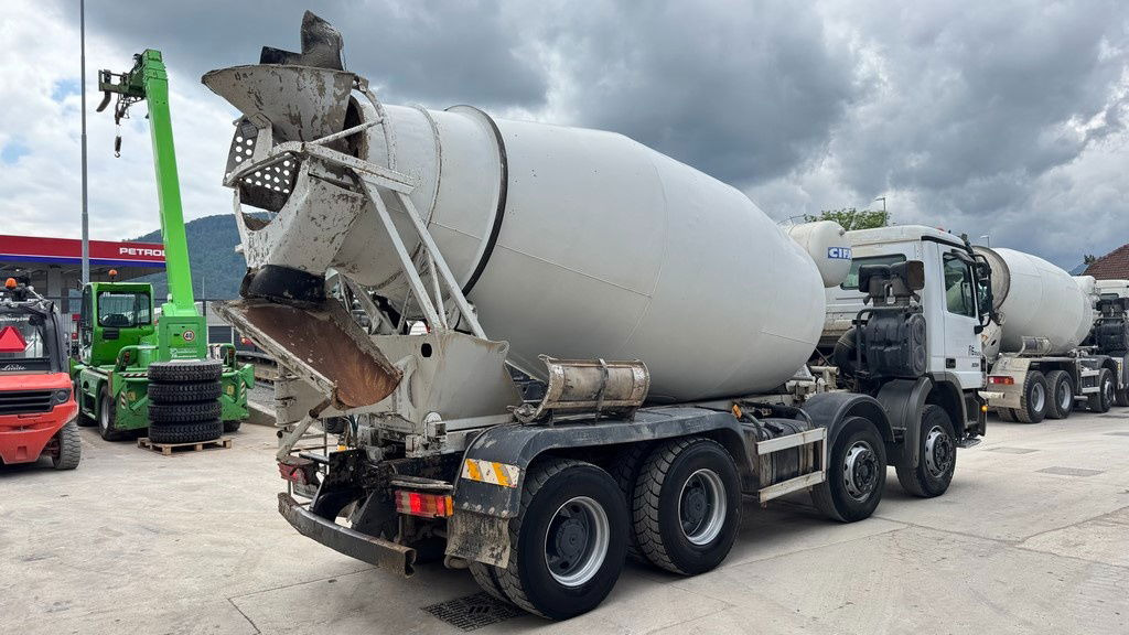 Mercedes-Benz Actros 3236 8x4 beton mixer 9m3 - Concrete mixer truck: picture 5 Mercedes-Benz Actros 3236 8x4 beton mixer 9m3 - Concrete mixer truck: picture 5
