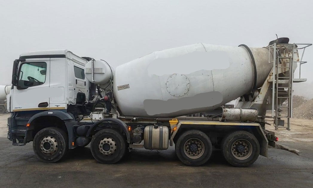 Mercedes-Benz Arocs 3240 8x4 9m3- 1.st owner - Concrete mixer truck: picture 2 Mercedes-Benz Arocs 3240 8x4 9m3- 1.st owner - Concrete mixer truck: picture 2