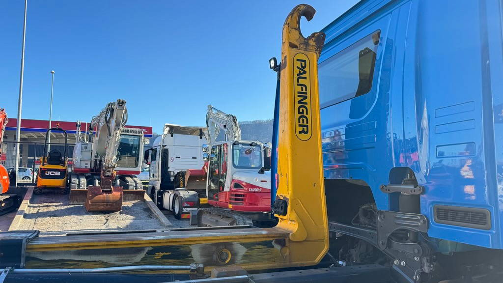 Scania P 360 6x2 palfinger abroll tipper - steering axle - Container transporter/ Swap body truck: picture 5 Scania P 360 6x2 palfinger abroll tipper - steering axle - Container transporter/ Swap body truck: picture 5