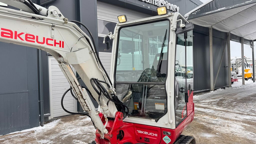 Takeuchi TB230 - Powertilt - 3X Buckets - 2017 Year - Mini excavator: picture 5 Takeuchi TB230 - Powertilt - 3X Buckets - 2017 Year - Mini excavator: picture 5
