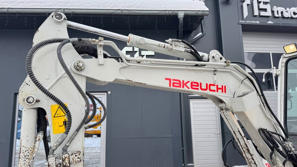 Takeuchi TB230 - Powertilt - 3X Buckets - 2017 Year - Mini excavator: picture 4 Takeuchi TB230 - Powertilt - 3X Buckets - 2017 Year - Mini excavator: picture 4