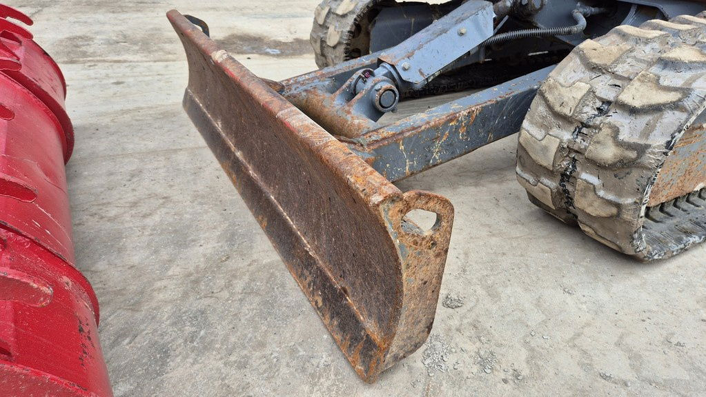 Takeuchi TB230 - Powertilt - 4X Buckets - 2017 Year - Mini excavator: picture 2 Takeuchi TB230 - Powertilt - 4X Buckets - 2017 Year - Mini excavator: picture 2