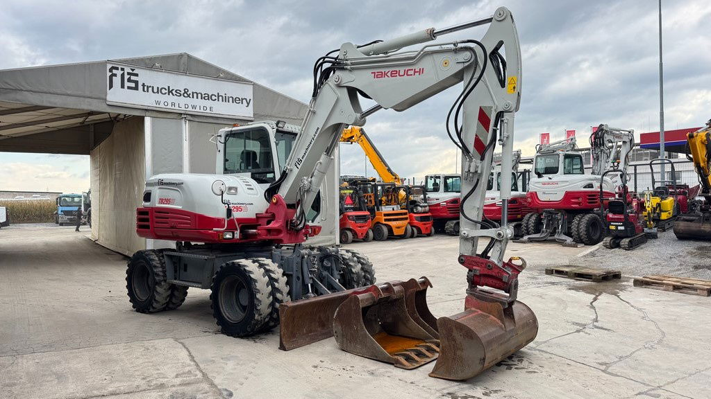 Takeuchi TB295W - 2014 Year - Powertilt - 3X Buckets - Wheel excavator: picture 2 Takeuchi TB295W - 2014 Year - Powertilt - 3X Buckets - Wheel excavator: picture 2