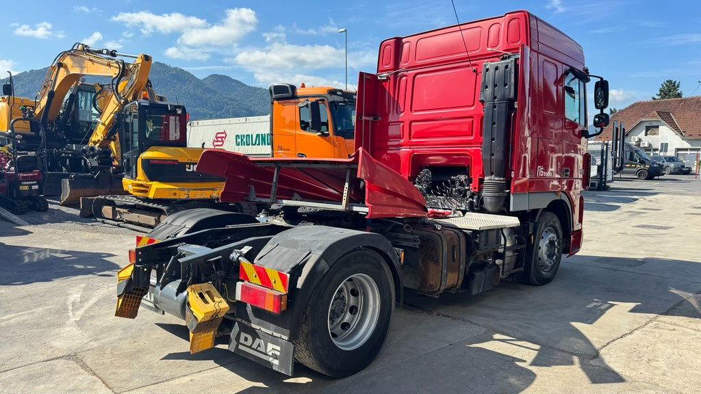 DAF XF 105.460 4x2 tractor unit - tipp. hydr. - Tractor unit: picture 5 DAF XF 105.460 4x2 tractor unit - tipp. hydr. - Tractor unit: picture 5