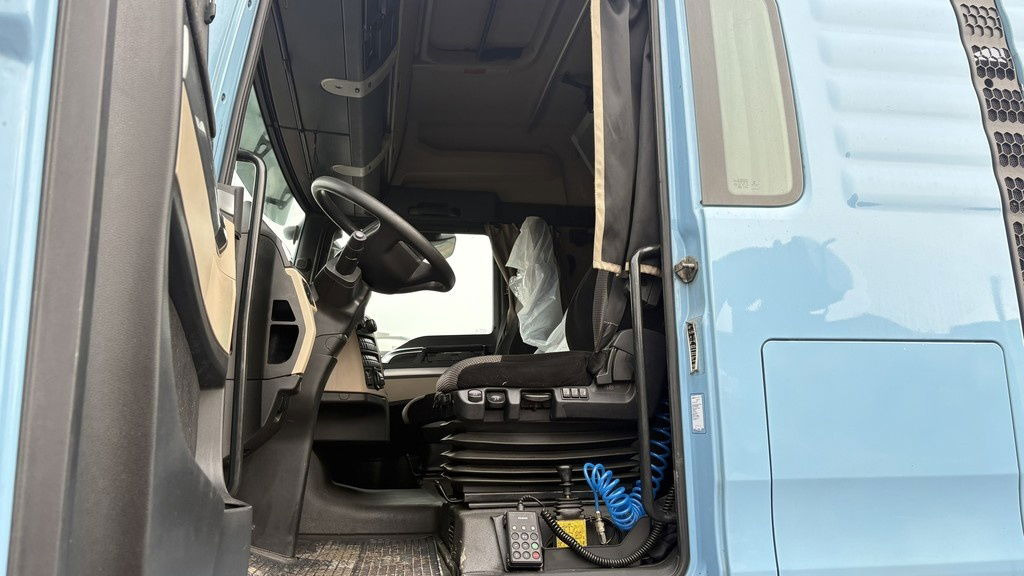 Tractor unit MAN TGX 18.500 4X2 BLS tractor unit - tipp. hydr. - retarder: picture 13 Tractor unit MAN TGX 18.500 4X2 BLS tractor unit - tipp. hydr. - retarder: picture 13