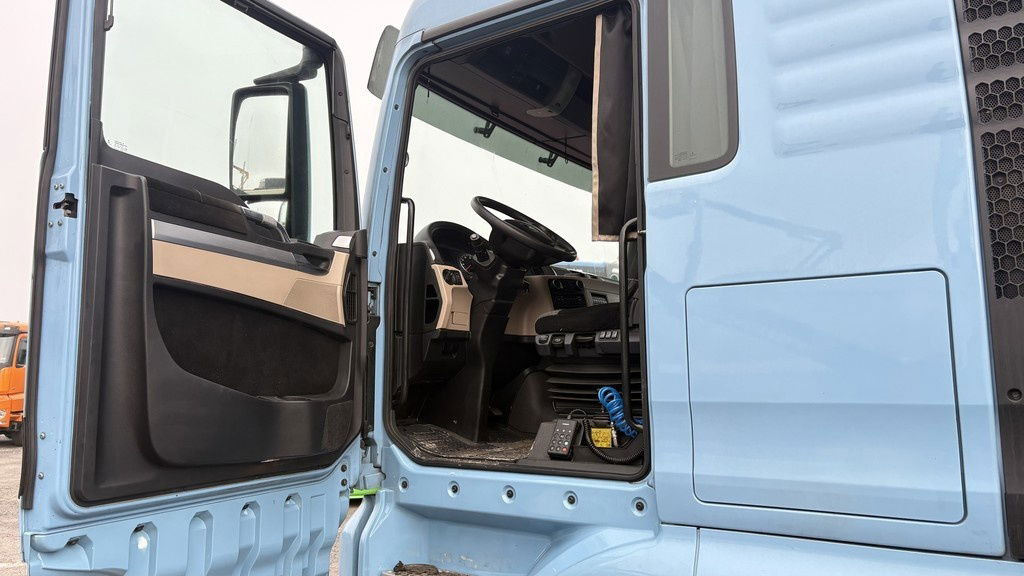 Tractor unit MAN TGX 18.500 4X2 BLS tractor unit - tipp. hydr. - retarder: picture 12 Tractor unit MAN TGX 18.500 4X2 BLS tractor unit - tipp. hydr. - retarder: picture 12