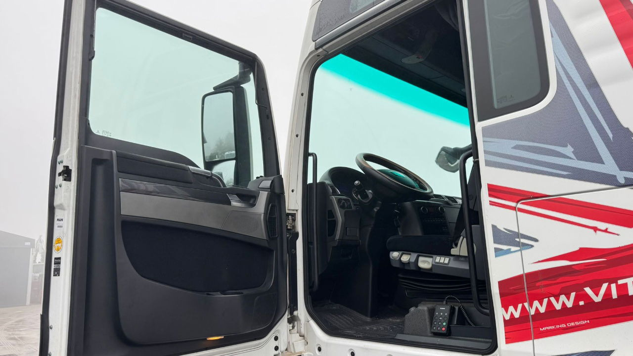 Tractor unit MAN TGX 18.560 4X2 tractor unit - retarder: picture 16 Tractor unit MAN TGX 18.560 4X2 tractor unit - retarder: picture 16
