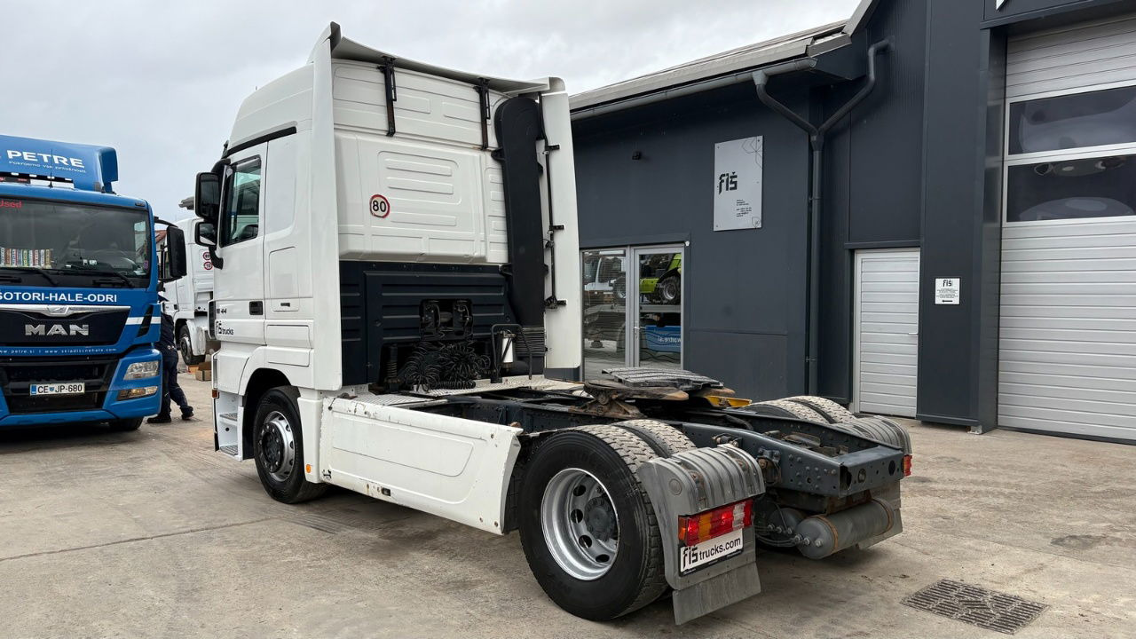 Mercedes-Benz Actros 1844 4x2 - tractor unit - retarder - Tractor unit: picture 4 Mercedes-Benz Actros 1844 4x2 - tractor unit - retarder - Tractor unit: picture 4