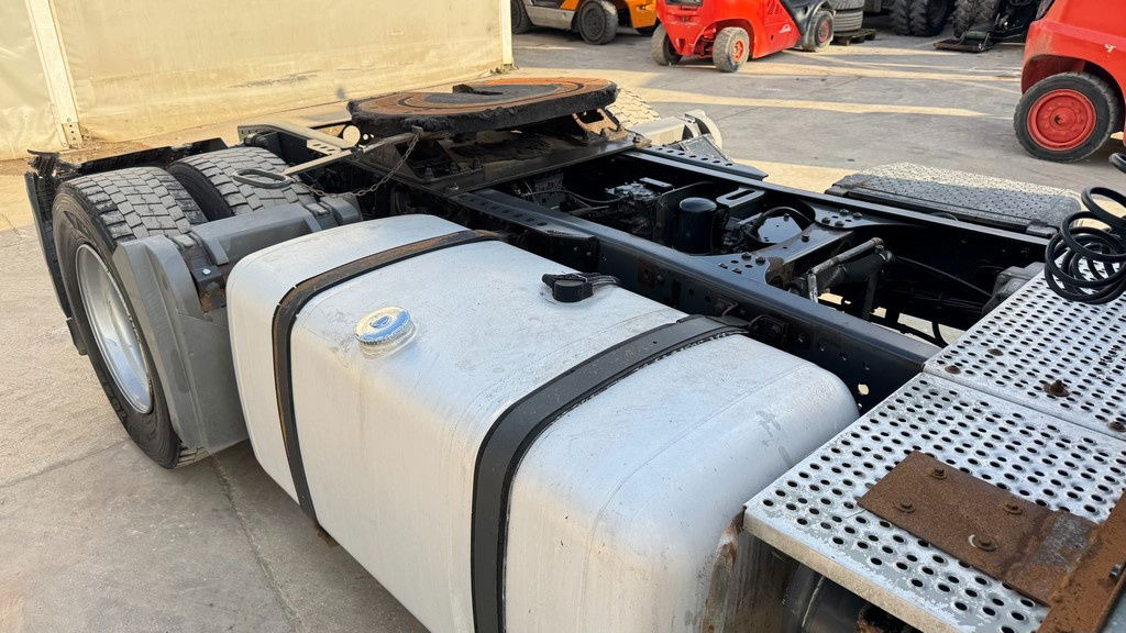 Mercedes-Benz Actros 1844 4x2 tractor unit - retarder - Tractor unit: picture 4 Mercedes-Benz Actros 1844 4x2 tractor unit - retarder - Tractor unit: picture 4