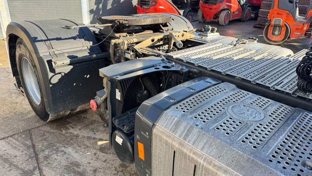 Mercedes-Benz Arocs 2148 HAD 4X4 - Euro 6 - Motor Brake - Tipper Hydraulics - Tractor unit: picture 5 Mercedes-Benz Arocs 2148 HAD 4X4 - Euro 6 - Motor Brake - Tipper Hydraulics - Tractor unit: picture 5