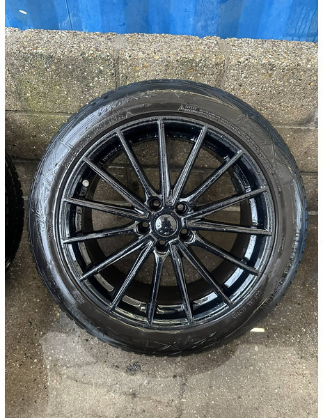 Winterset Mercedes GLB - Spare parts: picture 5 Winterset Mercedes GLB - Spare parts: picture 5