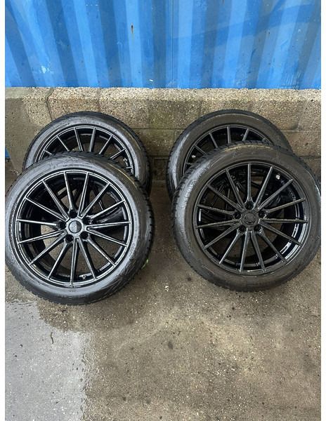 Winterset Mercedes GLB - Spare parts: picture 1 Winterset Mercedes GLB - Spare parts: picture 1