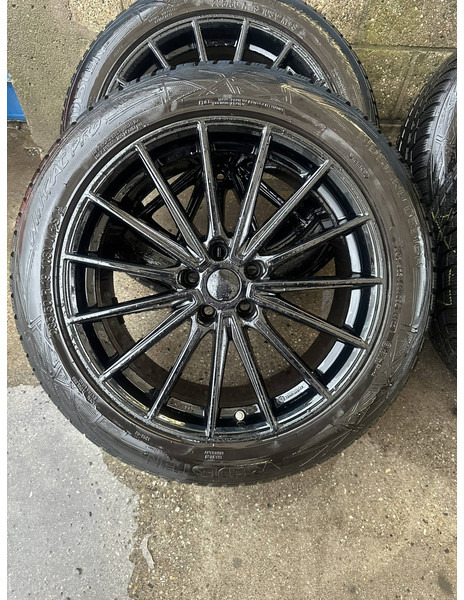 Winterset Mercedes GLB - Spare parts: picture 3 Winterset Mercedes GLB - Spare parts: picture 3