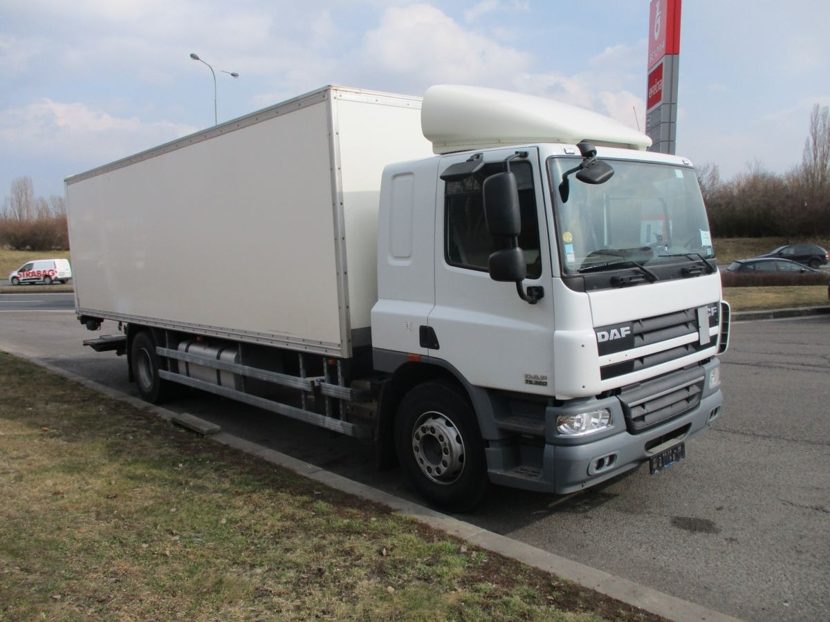 DAF CF 75.310 - Box truck: picture 2 DAF CF 75.310 - Box truck: picture 2