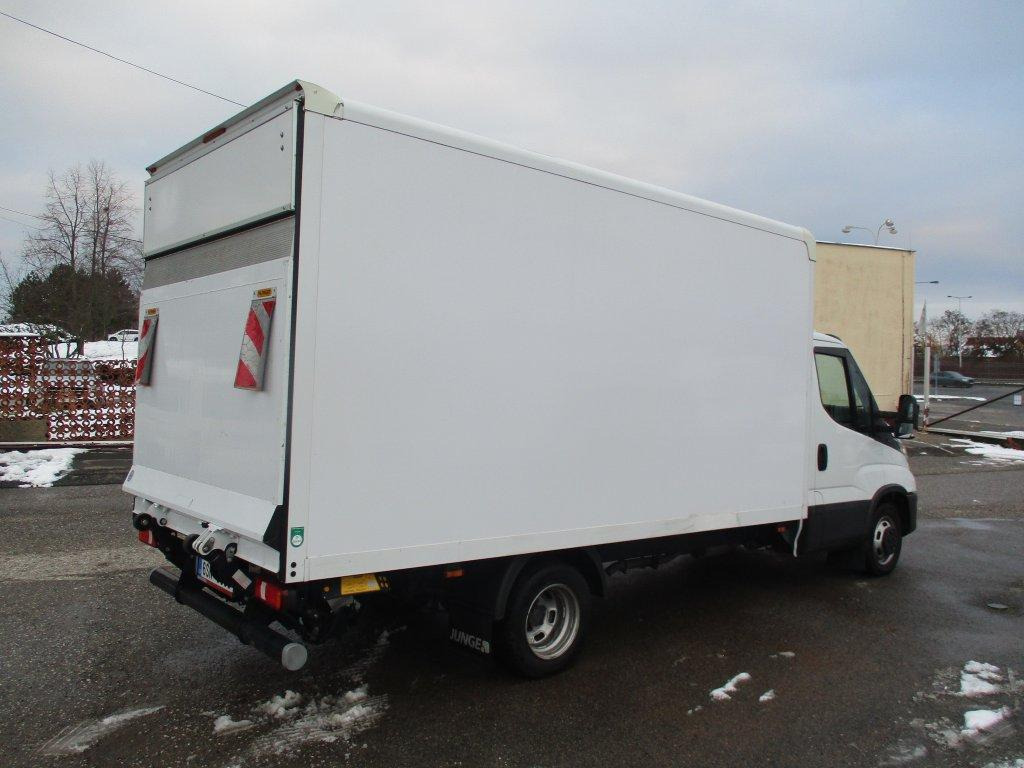 Iveco Daily 35C16 - Box van: picture 4 Iveco Daily 35C16 - Box van: picture 4